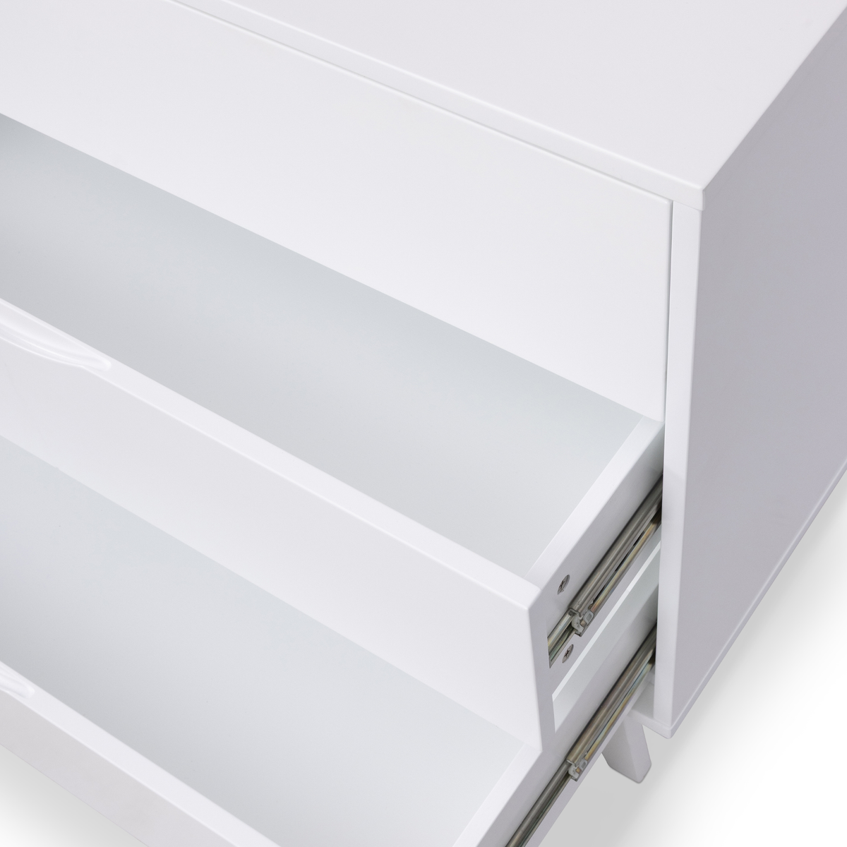 Mia / Corby Chest
